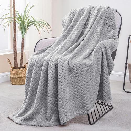 Super Soft Throw Blanket Premium Silky Flannel Fleece Leaves Pattern Lightweight Bed Blanket All Season Use