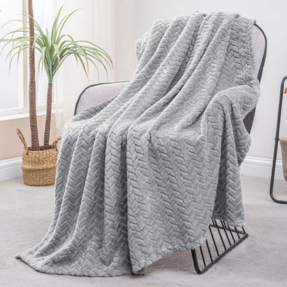Super Soft Throw Blanket Premium Silky Flannel Fleece Leaves Pattern Lightweight Bed Blanket All Season Use
