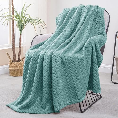 Super Soft Throw Blanket Premium Silky Flannel Fleece Leaves Pattern Lightweight Bed Blanket All Season Use
